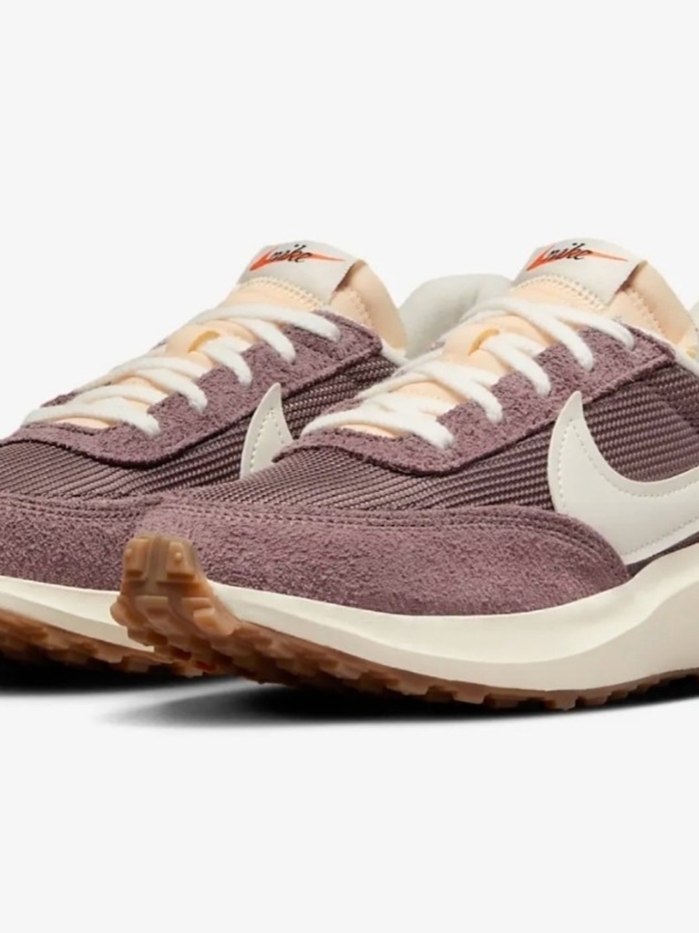 Nike Women's Waffle Sneaker 8